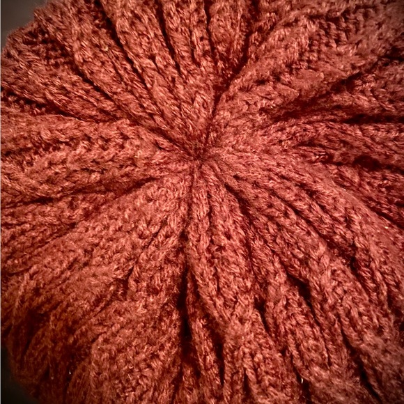 CHAOS toque raspberry - Picture 2 of 6